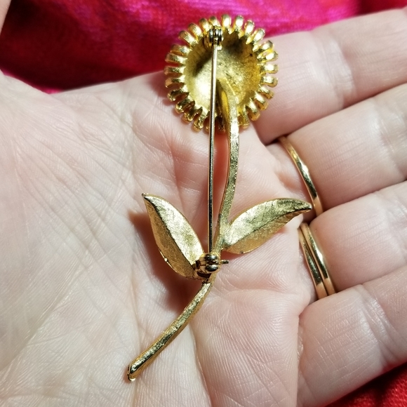 Relisted -Vintage flower brooch zinnia sunflower pin floral gold tone - Picture 7 of 8